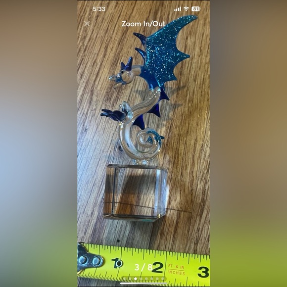 Glass Dragon Figurine with glitter on a cube - Picture 5 of 7